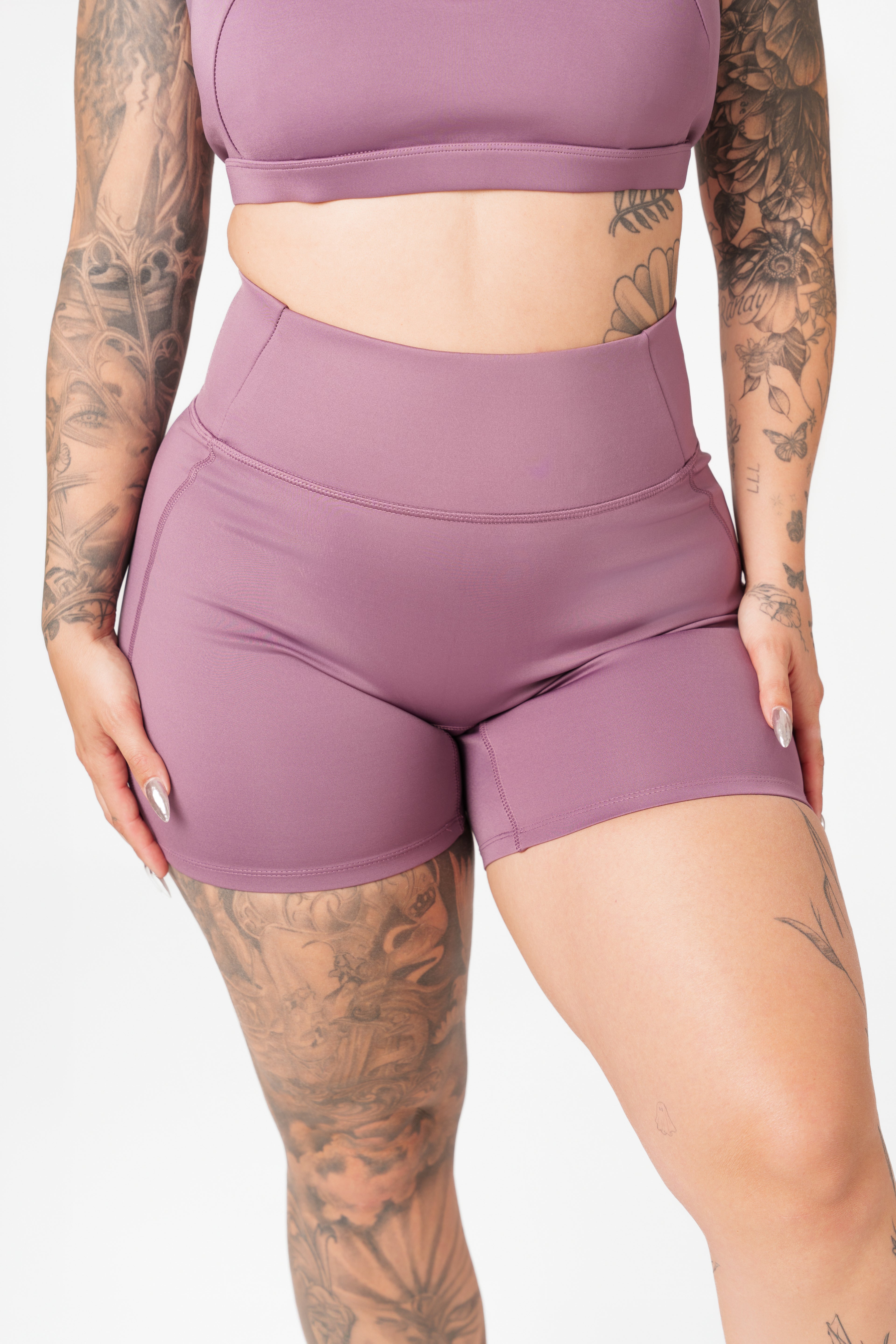 Resolute 5" Short
