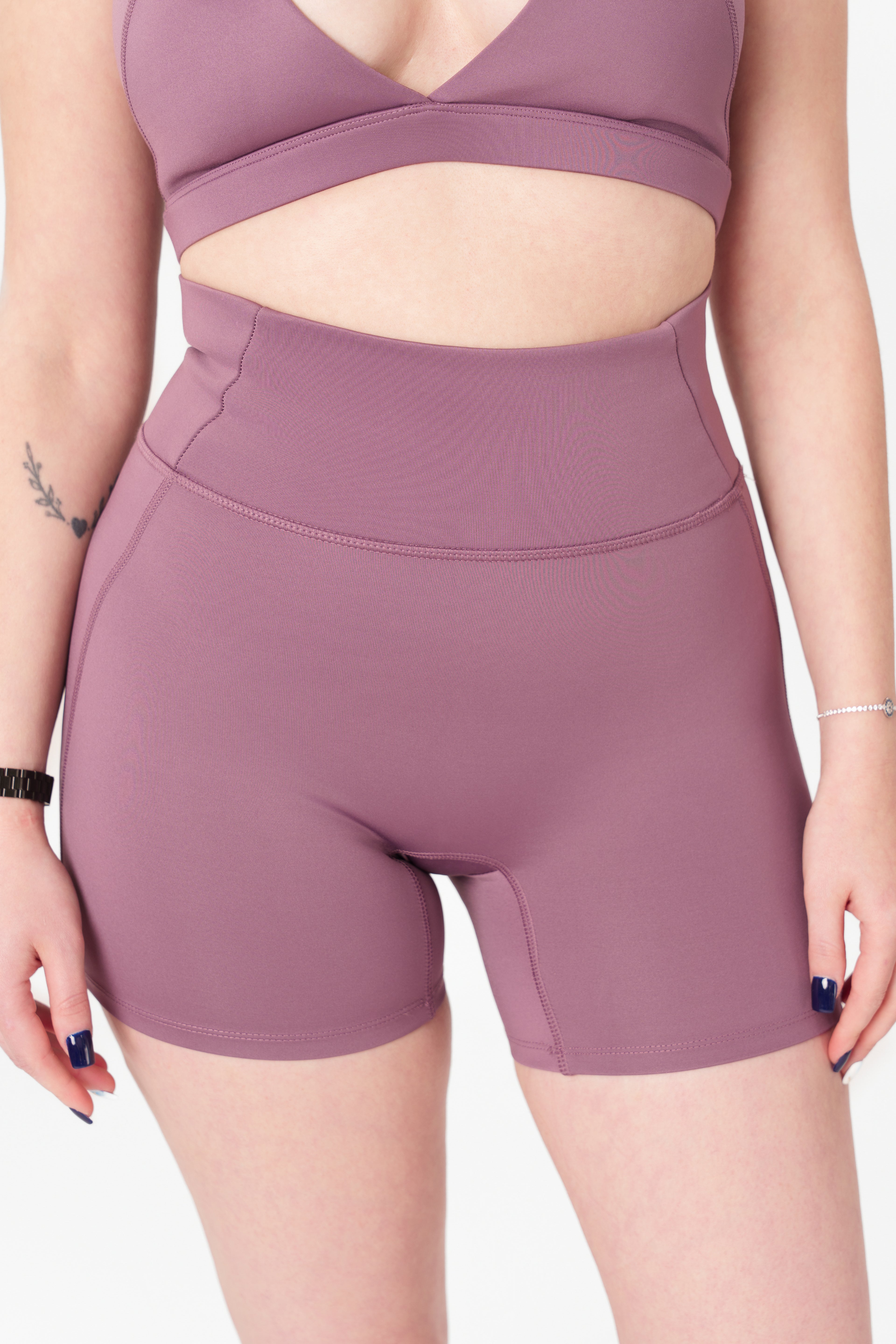 Resolute 5" Short