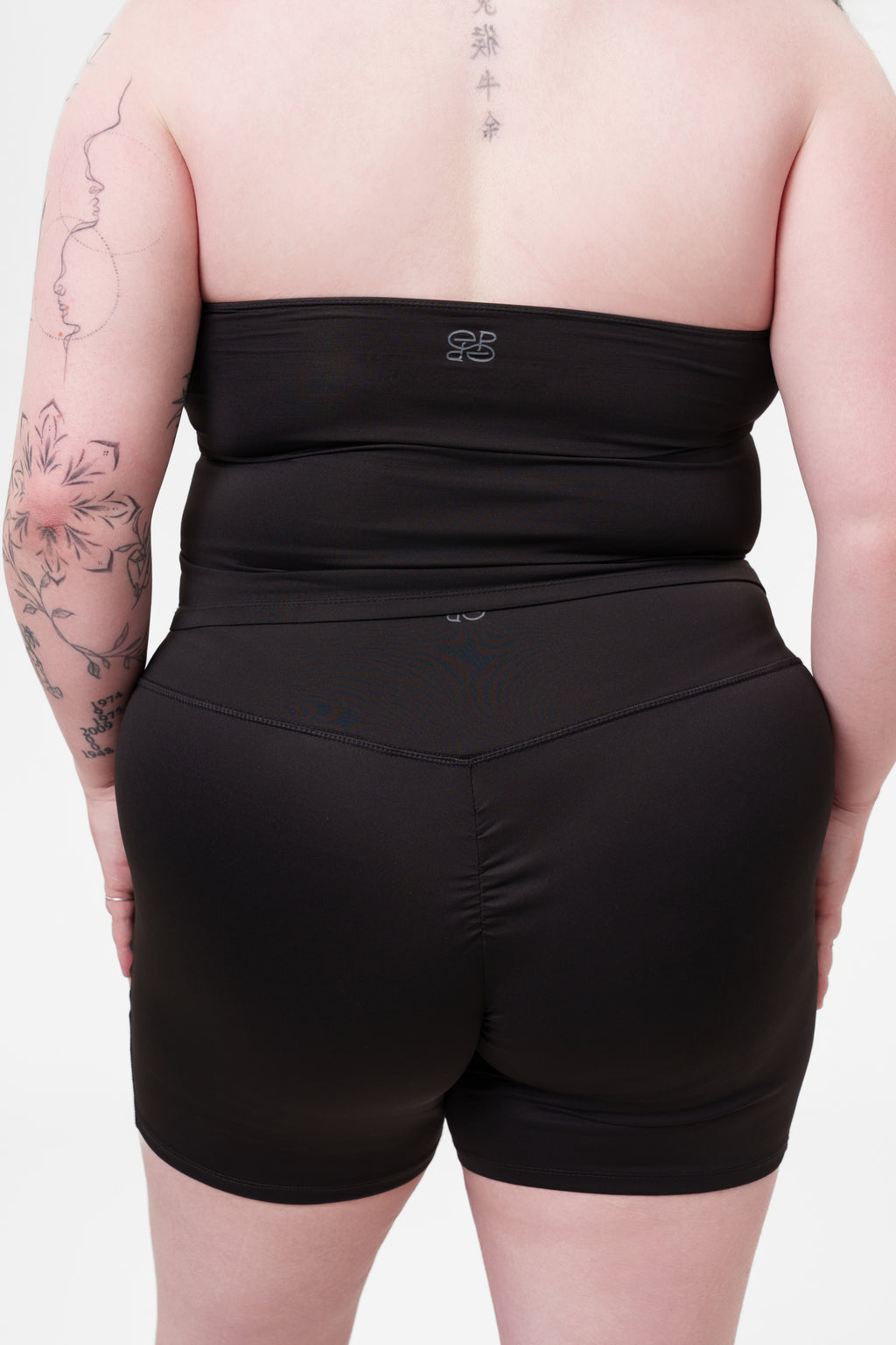 Resolute 5" Short