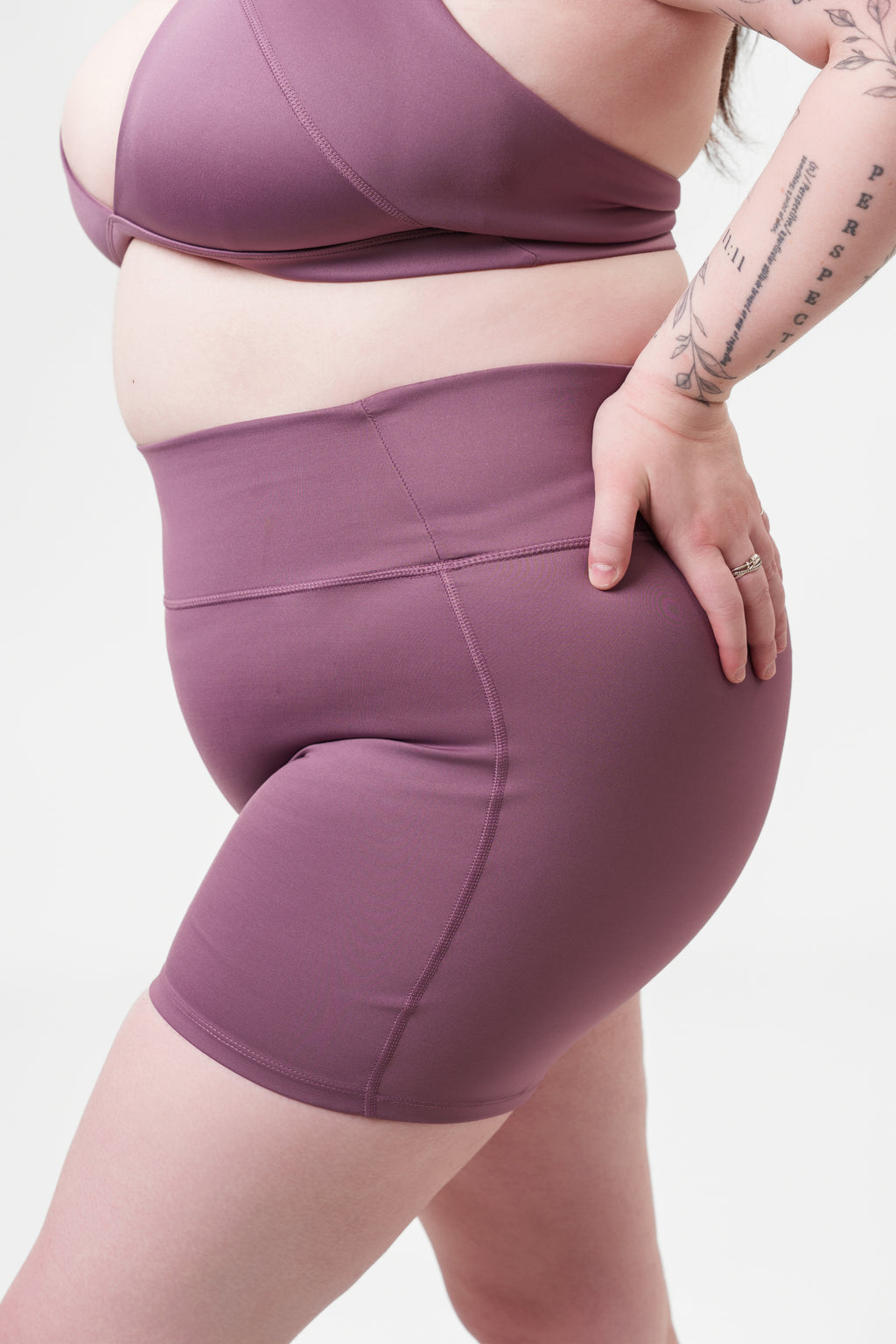 Resolute 5" Short
