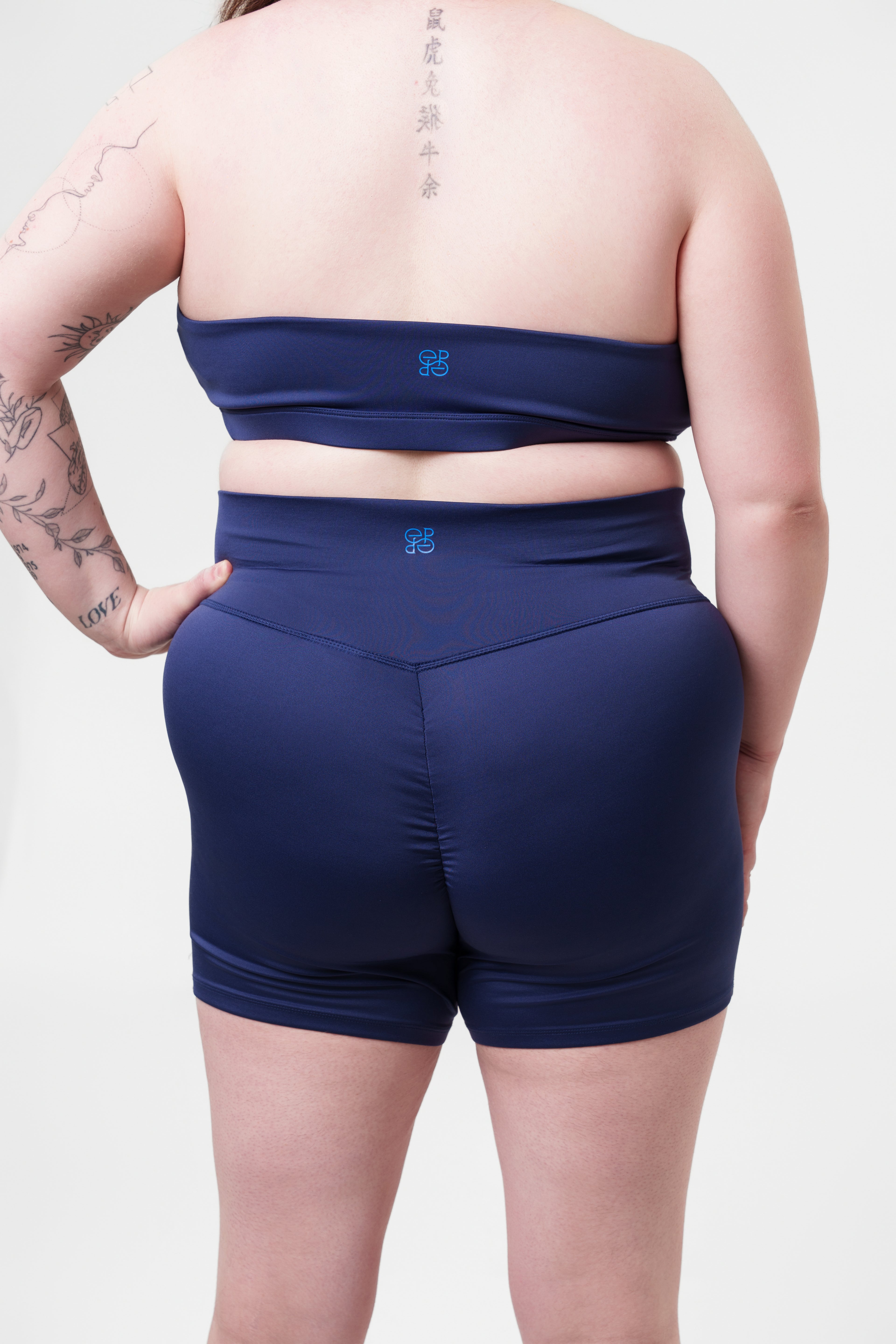 Resolute 5" Short